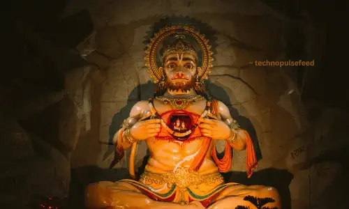 The Significance of Chanting Hanuman Chalisa: Spiritual and Astrological Benefits